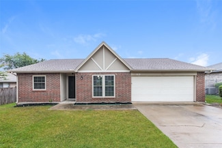 818 Brookhaven Dr, Lancaster, TX 75134