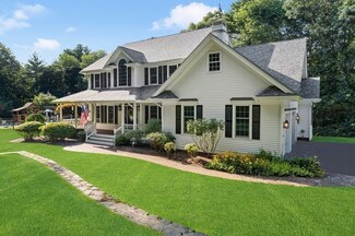261R East St, Foxboro, MA 02035