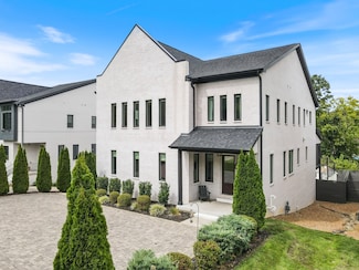 1510 Tyne Blvd, Forest Hills, TN 37215