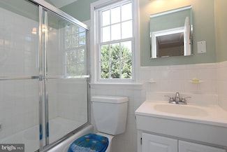 4232 50th St NW, Washington, DC 20016