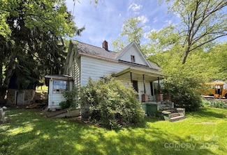 15 Vine St, Canton, NC 28716