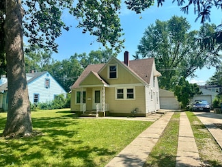 1942 E Pine St, Kankakee, IL 60901