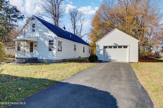 2450 3rd Ave, Schenectady, NY 12303