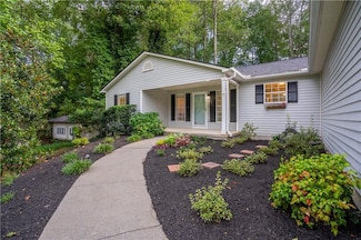 4340 Oak Creek Dr, Gainesville, GA 30506