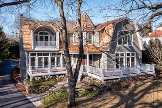 676 Longwood Ave, Glencoe, IL 60022