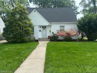 242 Hamilton Rd, Teaneck, NJ 07666