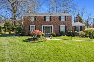 1701 Pinetree Dr, Pittsburgh, PA 15241
