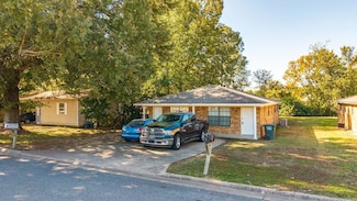 207 S Center St, Conway, AR 72034