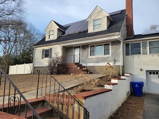 25 Cypress St, Buzzards Bay, MA 02532