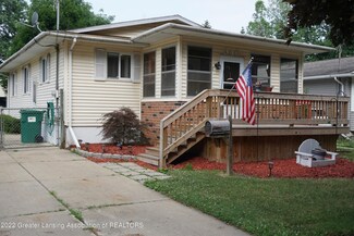 946 S Saginaw St, Owosso, MI 48867