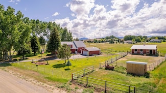 5 Longhorn Dr, Cody, WY 82414