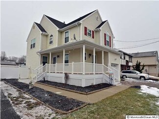 15 Plymouth Ave, Port Monmouth, NJ 07758