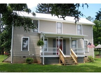 2982 Meadville Rd, Davisville, WV 26142