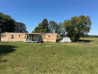 1266 Parkhurst Rd, Red Boiling Springs, TN 37150