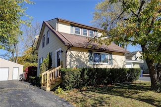304 Zuber Rd, Rochester, NY 14622