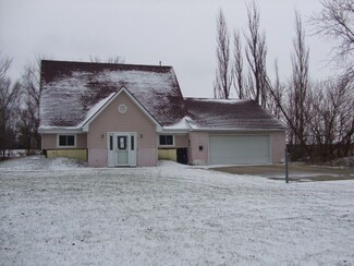 622 N Central St, Gilman, IL 60938