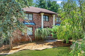 218 Ueland Rd, Red Bank, NJ 07701