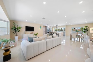 4800 Johnson St, Hollywood, FL 33021