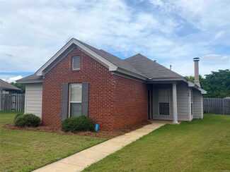 96 Grand Park Dr, Deatsville, AL 36022