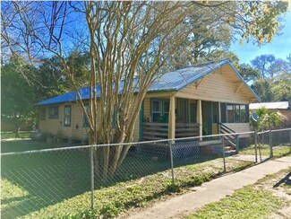 209 12th St, Apalachicola, FL 32320