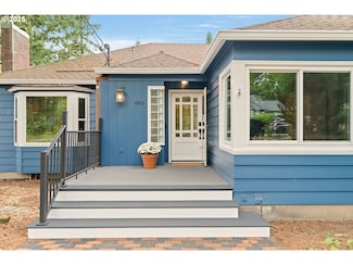 6413 SW Brugger St, Portland, OR 97219