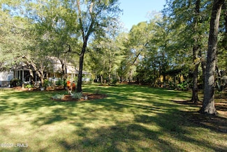 7 Flycatcher Ln, Beaufort, SC 29907