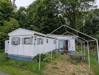 12838 Reed Ave, Conneaut Lake, PA 16316