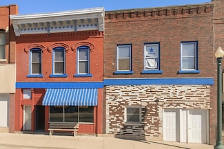 117 S Main St, Elkader, IA 52043