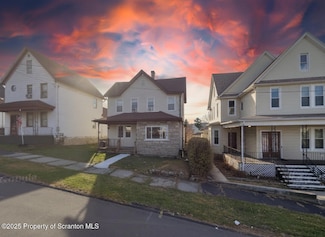 922 Maple St, Scranton, PA 18505