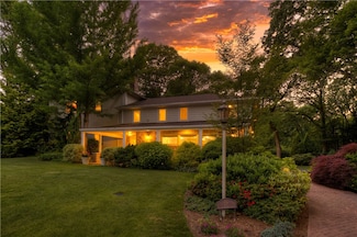 23 Pine Top Rd, Barrington, RI 02806