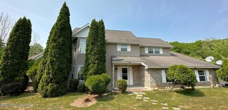 2225 Mountain Laurel Dr, Effort, PA 18330