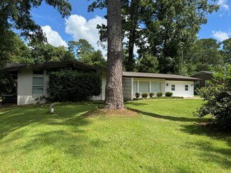 1402 Hiawatha Dr, Dothan, AL 36303