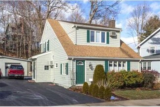77 Warwick Rd, Melrose, MA 02176
