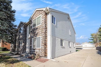 22229 E 11 Mile Rd, Saint Clair Shores, MI 48081