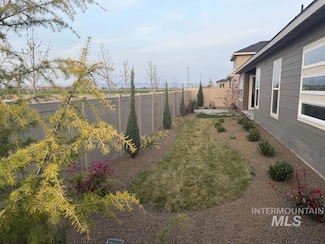 8806 E Snow Drop St, Nampa, ID 83687