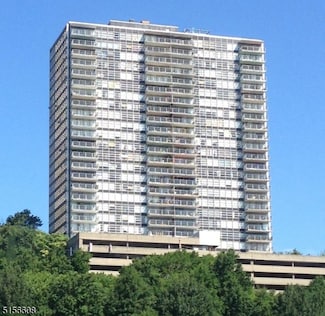 6050 Jfk Blvd E Unit 3E, West New York, NJ 07093