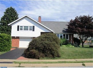 2314 Lasalle Dr, Reading, PA 19609
