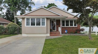 4 Milton Place, Middlesex, NJ 08846