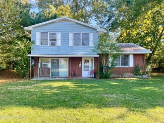 1205 W Main St, Williamston, NC 27892