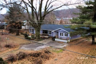 995 Joe Skinner Rd, Belpre, OH 45714