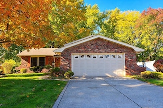 2324 Robinhood Blvd, Schererville, IN 46375