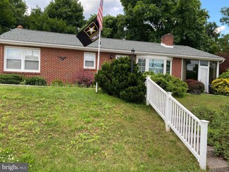 5620 Devon Dr, Harrisburg, PA 17112