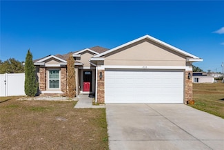 825 Desmoines Place, Kissimmee, FL 34759