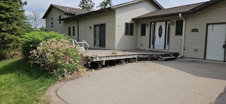 1075 W Wayzata Blvd, Long Lake, MN 55356