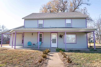 404 S Perry Ave, Glencoe, OK 74032