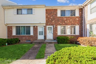 105 Williamsburg Ln Unit 5, Bolingbrook, IL 60440