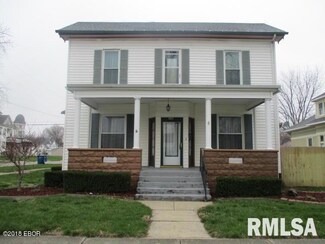 303 E 2nd St, Flora, IL 62839