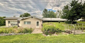 106 College St, Quitman, MO 64487