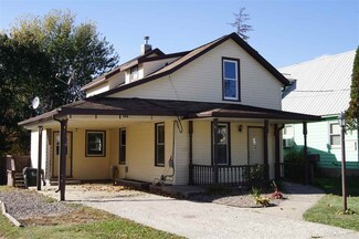 204 1st St NW, Waukon, IA 52172