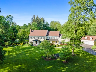 96 Norrans Ridge Dr, Ridgefield, CT 06877